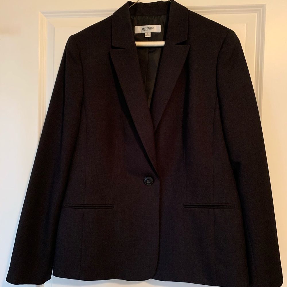 Jones Studio Suit